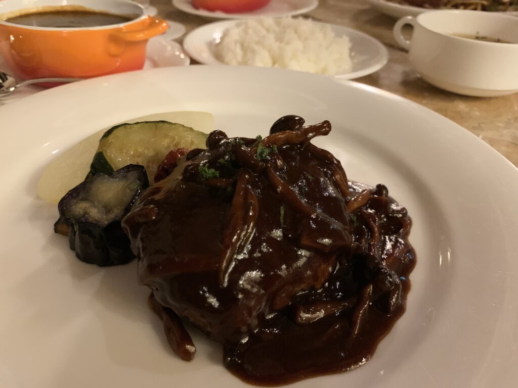 宮古牛とあぐー豚のハンバーグステーキ