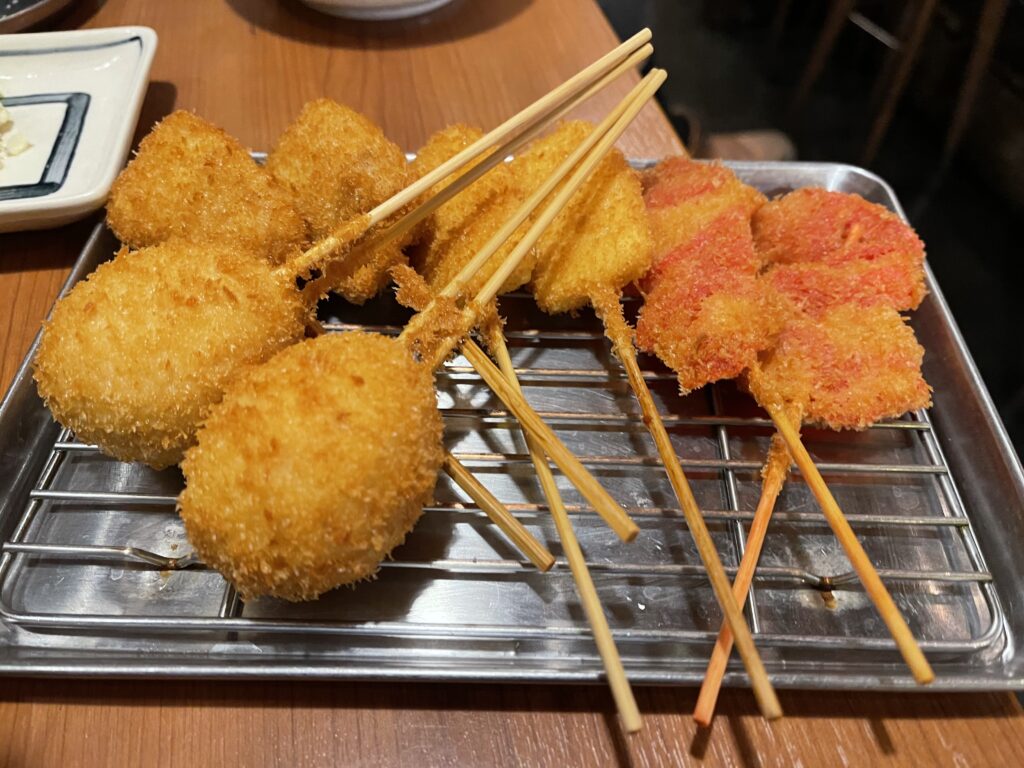 左からたまちゃん100円、牛カツ180円、チーズ100円、紅しょうが100円