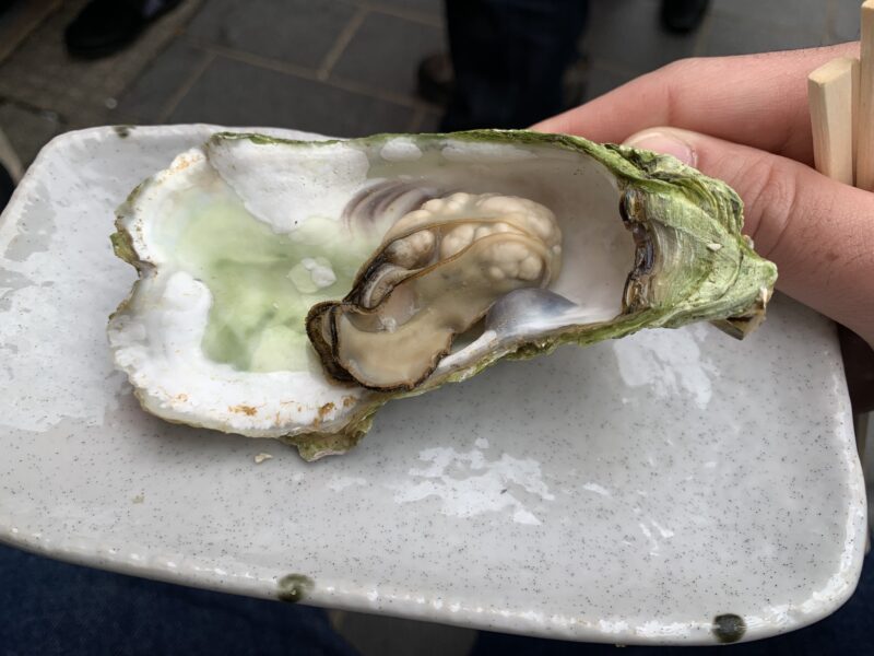 能登ふぐの握りと蒸し牡蠣