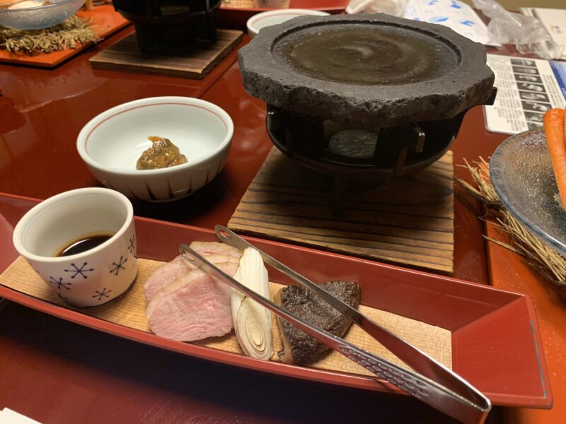 合鴨の和風ロース煮溶岩プレート焼き