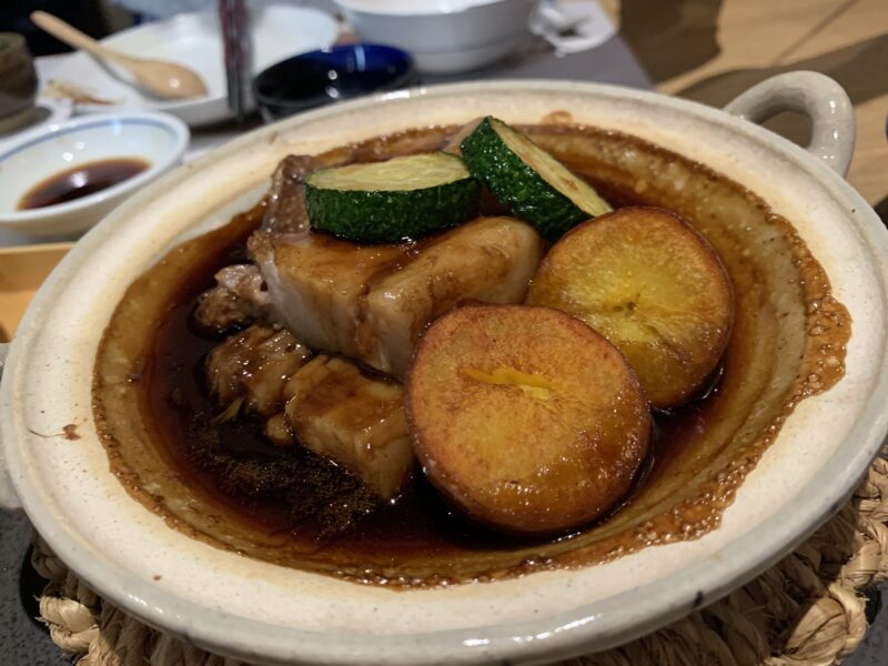 黒豚角煮(黒酢ソース)