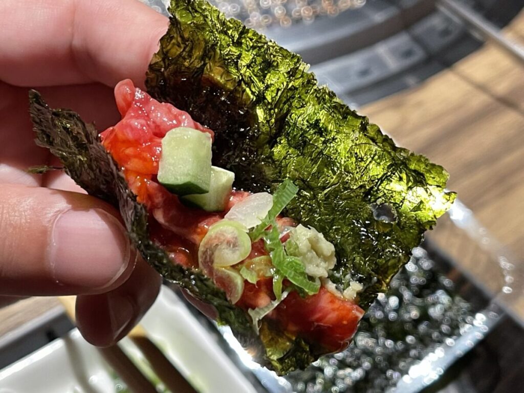 ユッケ 2,002円(税込)