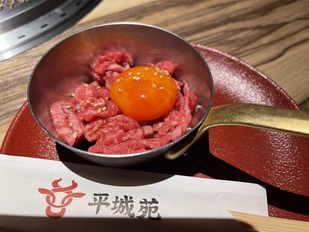 『濃厚卵』和牛カルビの焼ユッケ 1,188円(税込)