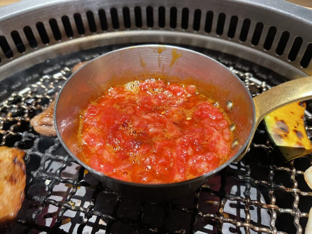 『濃厚卵』和牛カルビの焼ユッケ 1,188円(税込)