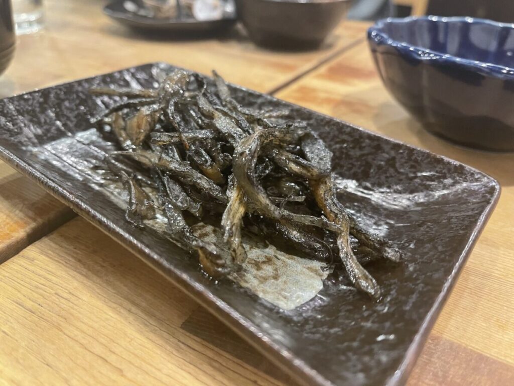 イカスミさきいかバターソテー 440円