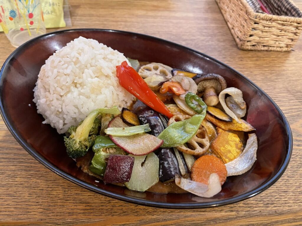 欧風CURRY 野菜牛すじ 1,300円
