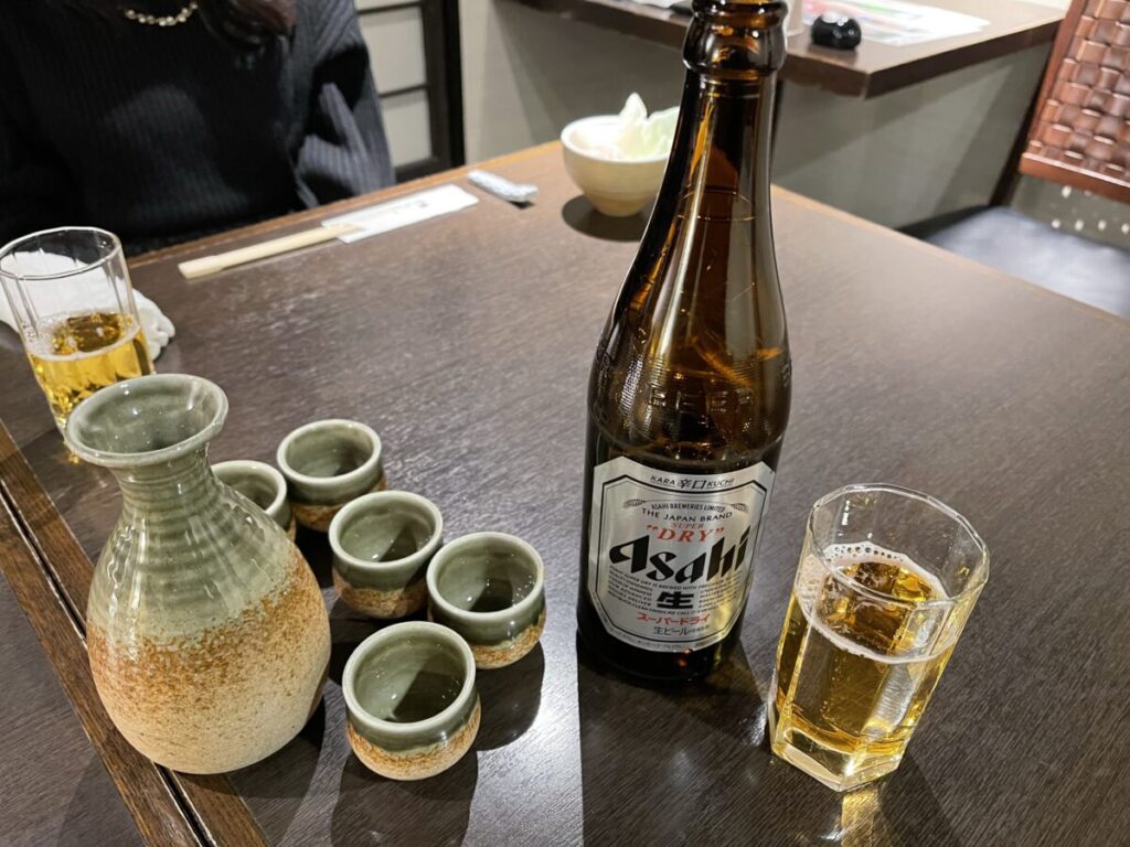 瓶ビールと熱燗