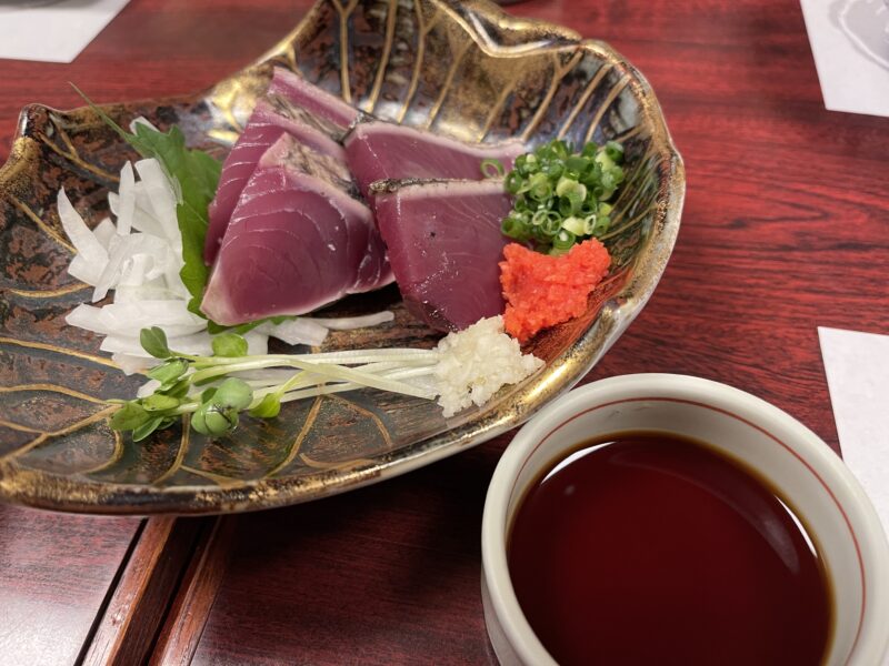 カツオのたたき 880円