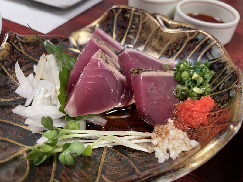 カツオのたたき 880円