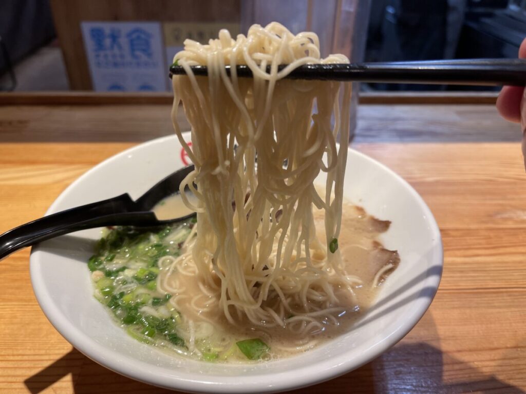 ラーメン(白)650円
