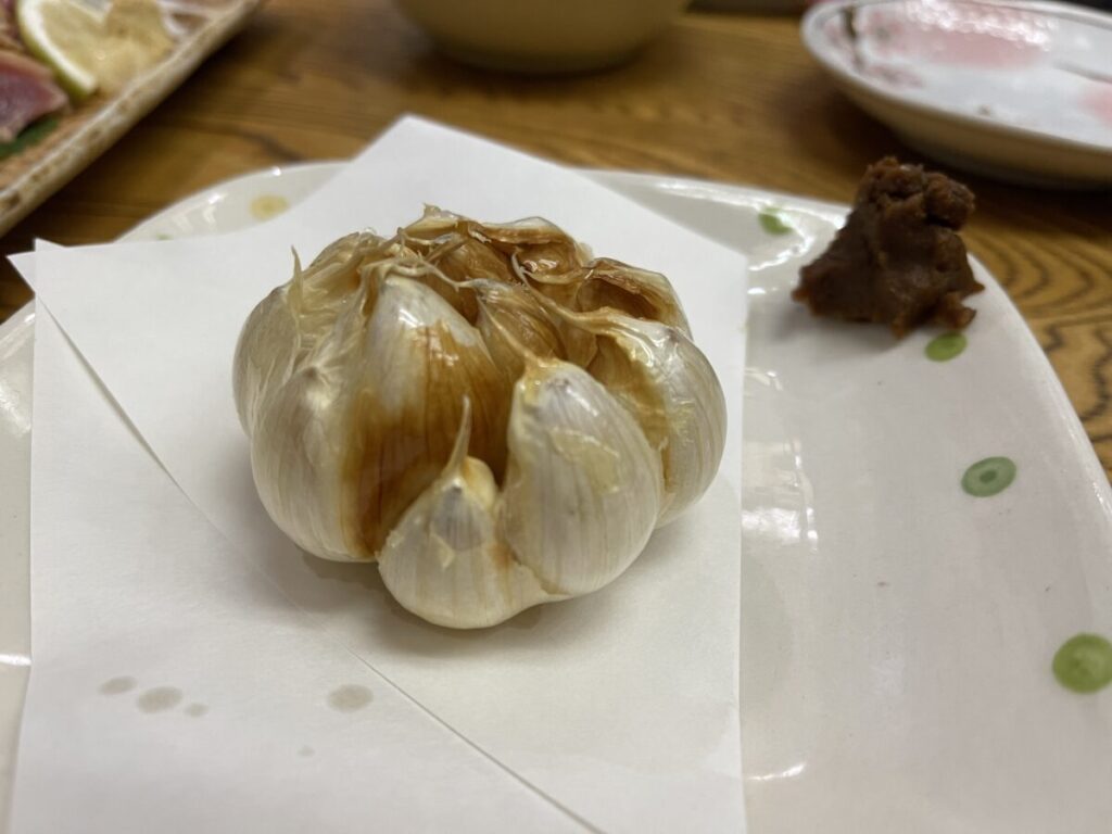 にんにく丸揚げ 280円