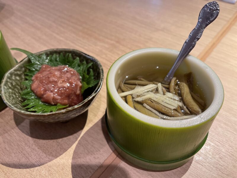 秋田のジュンサイ（酢の物）と儀三郎の塩辛