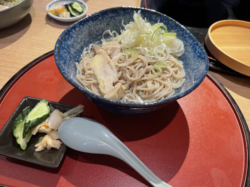 地鶏やの冷がけそば