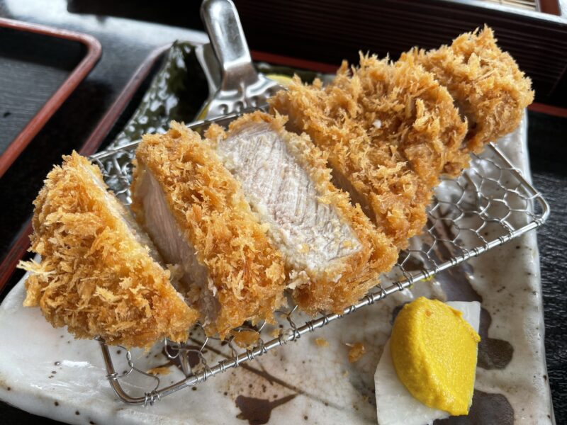 奥利根もち豚ロースかつ定食 1,880円