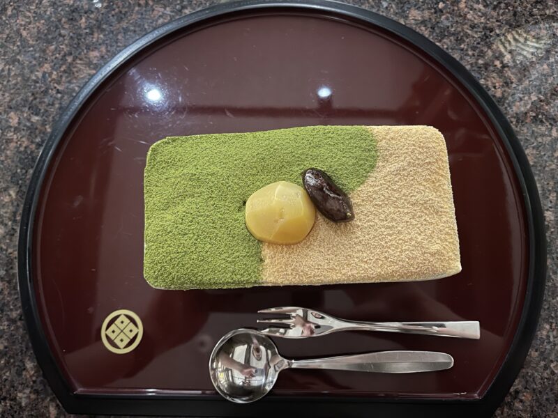 抹茶と黒ごまプリンのパフェ